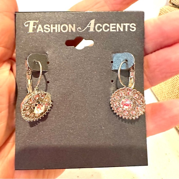 NWT Fashion Accents Earrings silver tone / clear crystal rhinestones - Picture 4 of 12